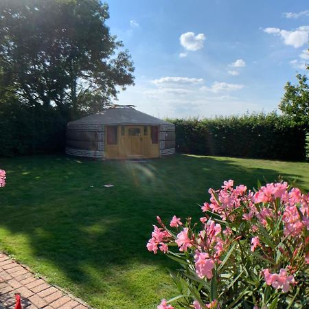 Overnachten in een luxe yurt! Zonnemaire Buitenkant foto