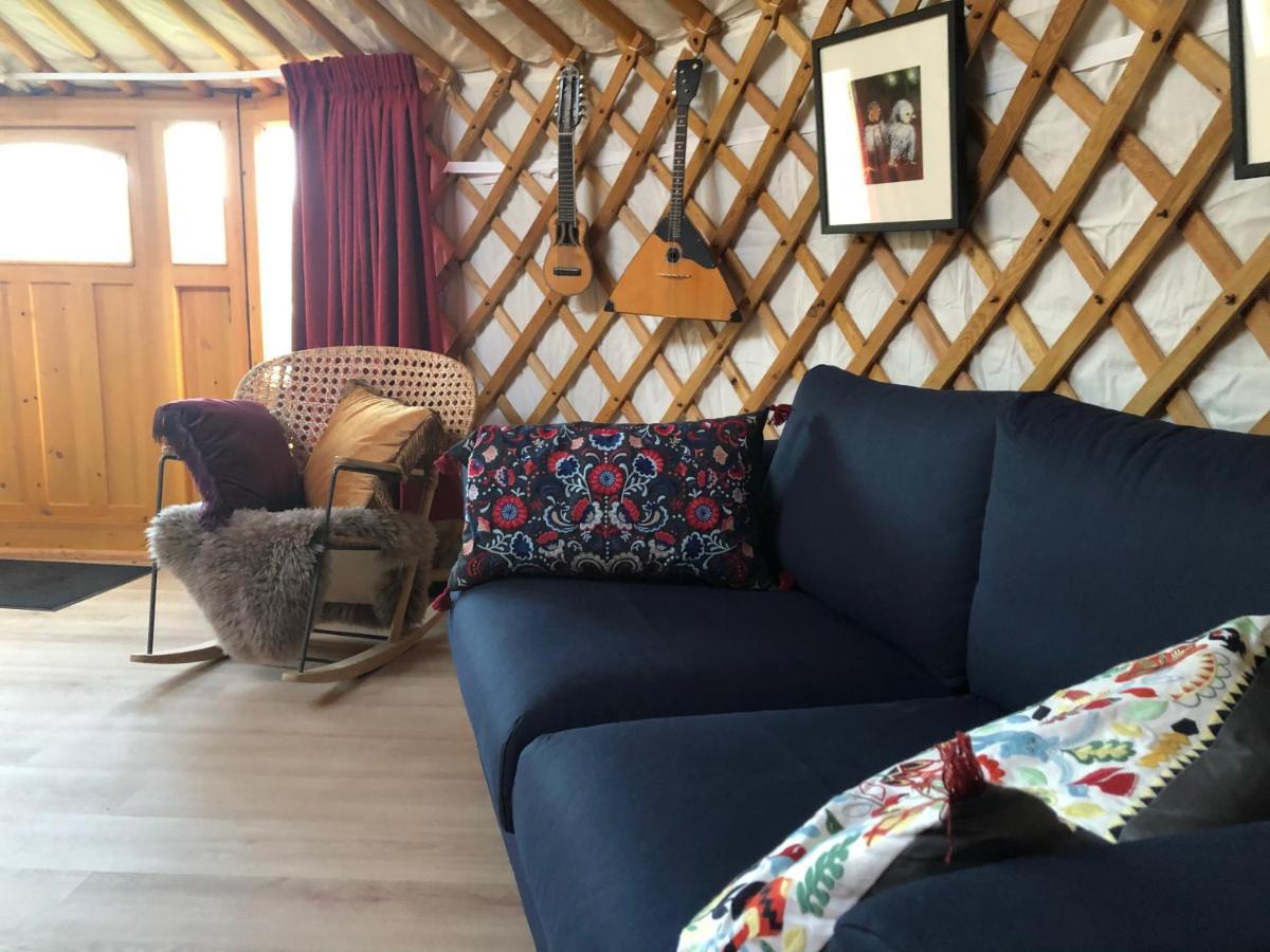Overnachten in een luxe yurt! Zonnemaire Buitenkant foto