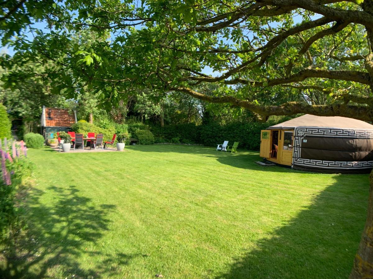 Overnachten in een luxe yurt! Zonnemaire Buitenkant foto
