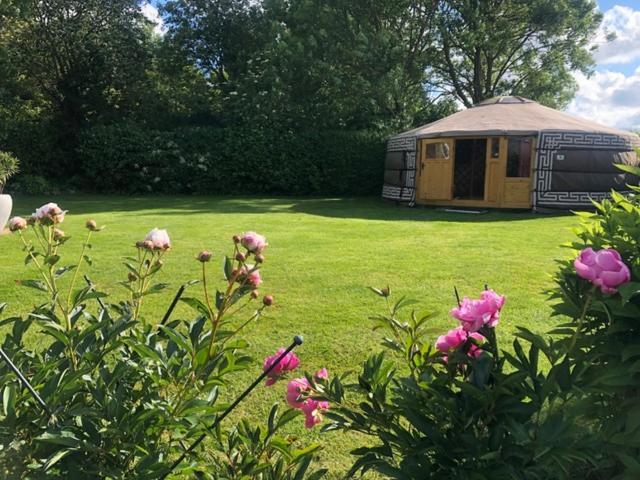 Overnachten in een luxe yurt! Zonnemaire Buitenkant foto
